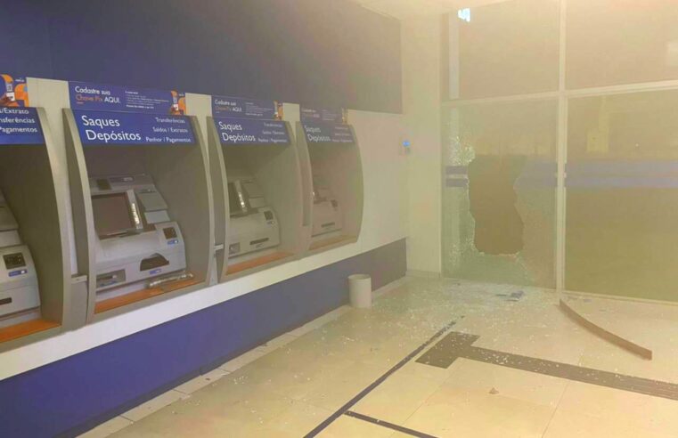 Colíder: bandidos tentam explodir caixas eletrônicos em agência bancária