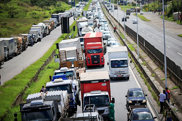 Governo cogita novo valor de auxílio a caminhoneiros, que pode chegar a R$ 1 mil