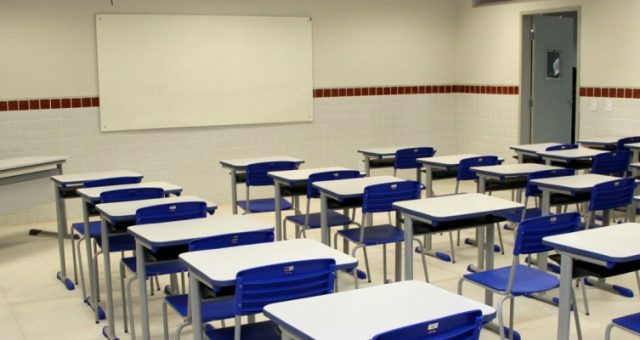 Governo define R$ 4.677 como valor mínimo por aluno em 2022
