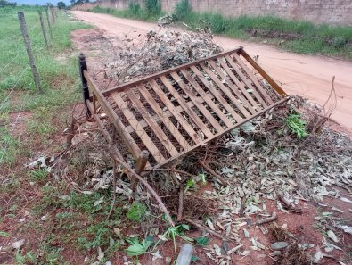 Homem é detido ao fazer descarte de lixo em local proibido