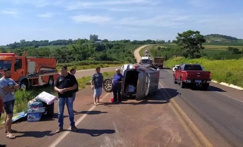 Médico de MT se envolve em acidente no PR envolvendo 5 veículos