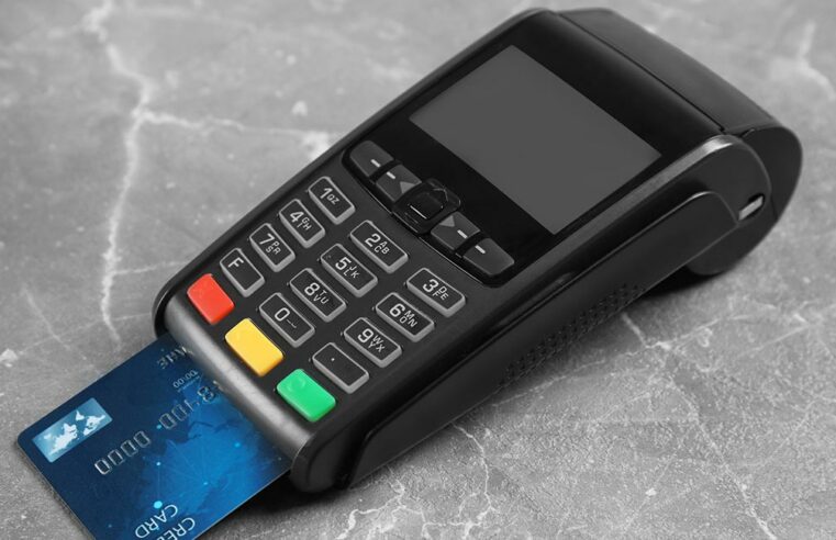 Golpistas aplicam golpe da troca de máquina de cartão de crédito em Juína