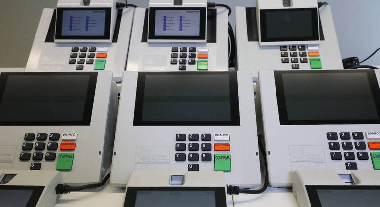 TSE lança novo modelo de urnas eletrônicas para eleições de 2022