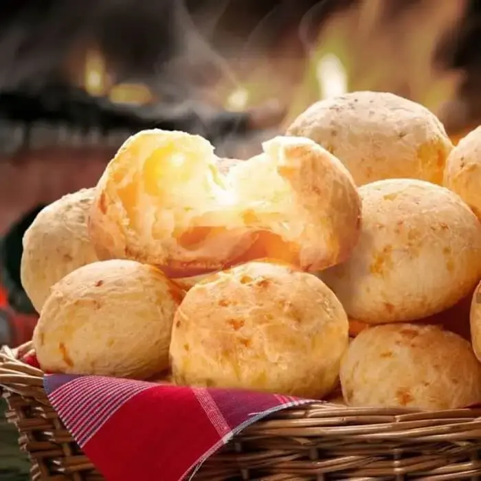 Idosa engasga com pão de queijo e morre em calçada no DF