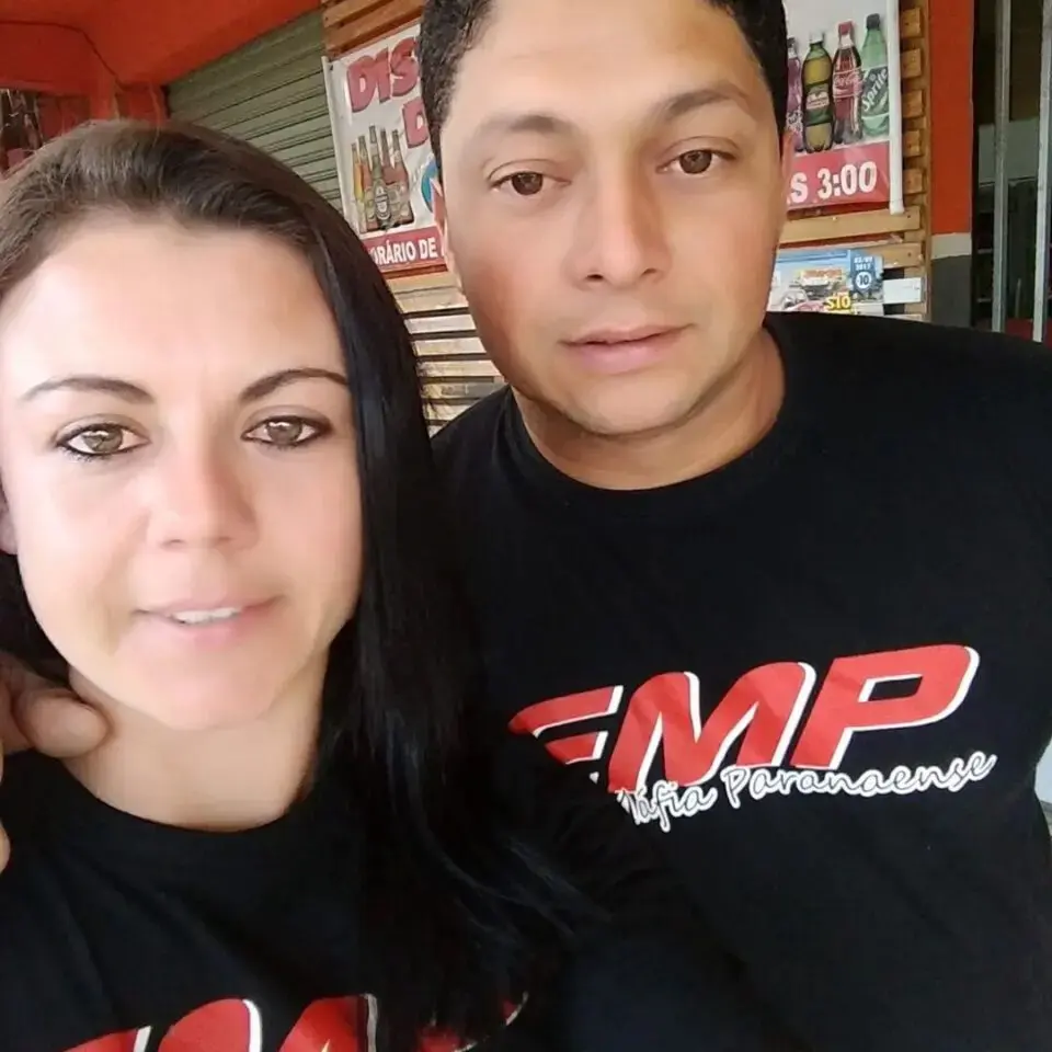 PR: Em engavetamento, filho bate contra caminhão do pai e morre com a esposa