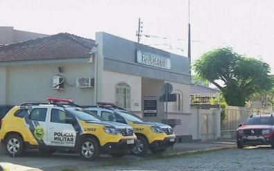 Casal deixa bebê de 1 ano no carro para ir à praia; PM age rápido