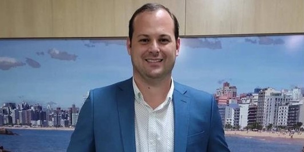 Vice-prefeito de Vila Velha, ES, atira acidentalmente contra a própria virilha