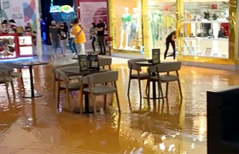 Shopping Sinop tem parte das lojas alagadas devido a problema em tubulação