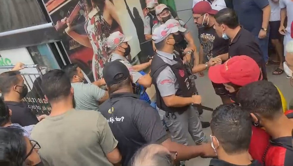 Confusão entre lojistas, policiais e suspeito de golpe acaba em tiros na Feira dos Importados, no DF
