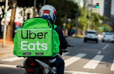 Uber Eats anuncia que vai encerrar entrega de comidas no Brasil