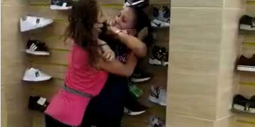 Mulheres se enfrentam e partem para briga dentro de loja de calçados em Belém
