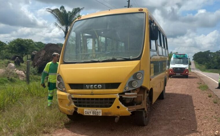 Micro ônibus escolar da prefeitura de Nova Santa Helena furtado em oficina em Colíder é localizado na MT-320