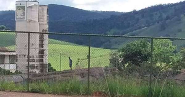 Homem com surto psicótico e armado com faca invade escola no Sul de Minas