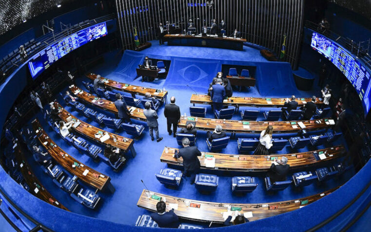 Senado aprova PEC da Transição