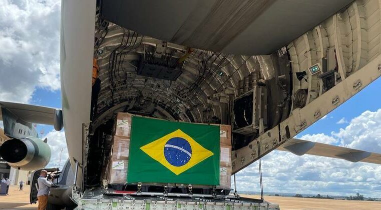 Governo envia avião para buscar brasileiros e familiares que fugiram da Ucrânia