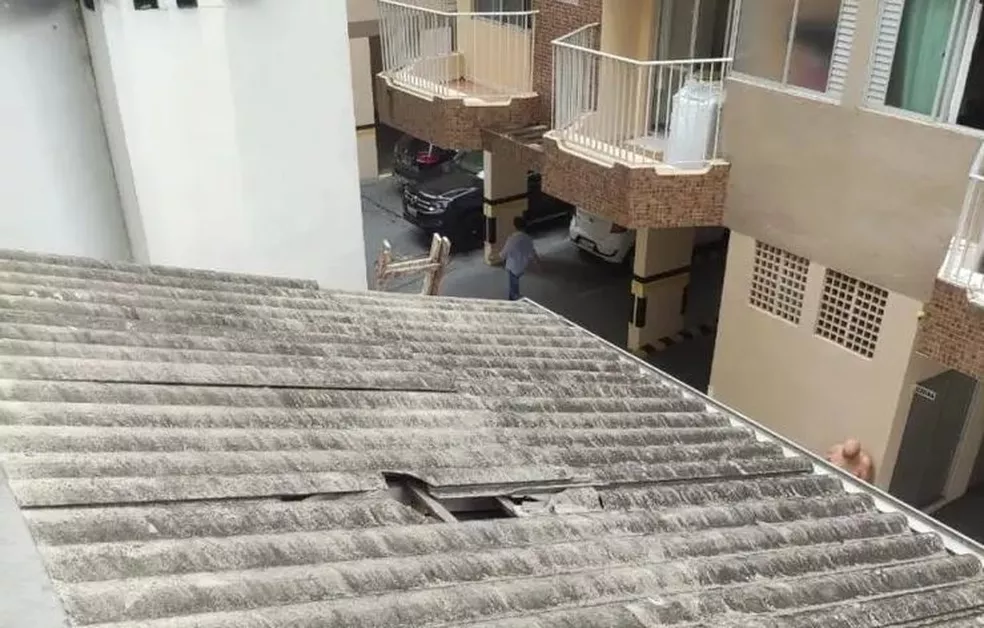 Criança cai de prédio e despenca de altura de aproximadamente 15 metros em Balneário Camboriú