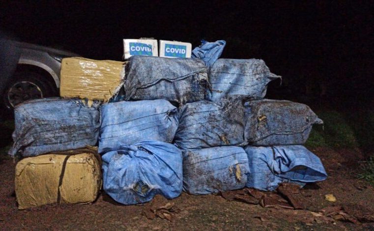 Polícia Federal e Gefron apreendem cerca de 400 kg de drogas com selo “Covid” na fronteira de MT e RO