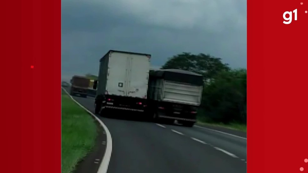 Motorista joga caminhão em cima de carreta e quase provoca tragédia após briga de trânsito no Paraná