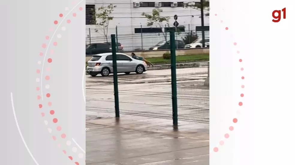 Mulher se pendura no capô de carro em movimento após flagrar suposta traição do marido em Fortaleza