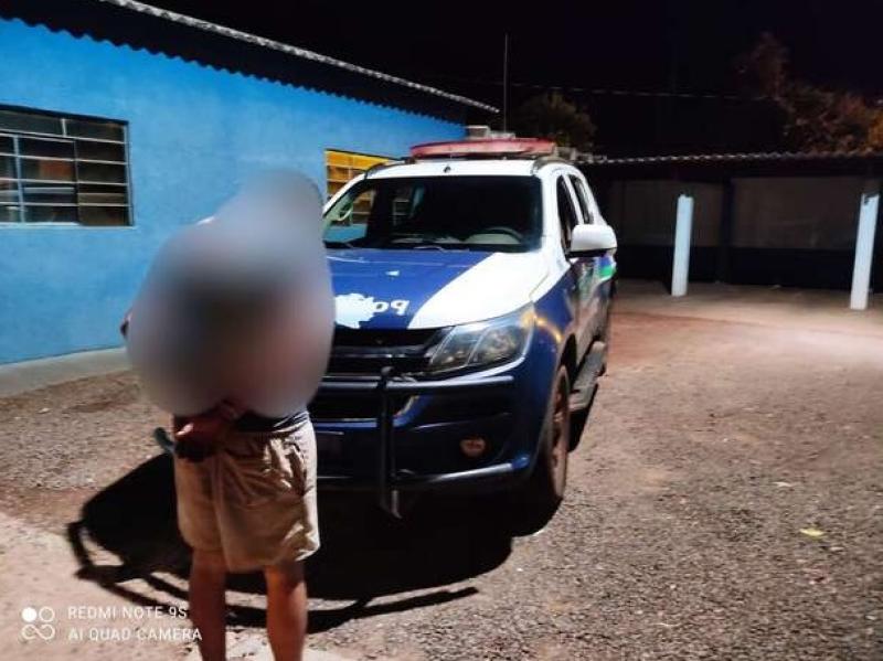 Pai introduz objetos na vagina da filha de 5 anos durante sessões de estupro