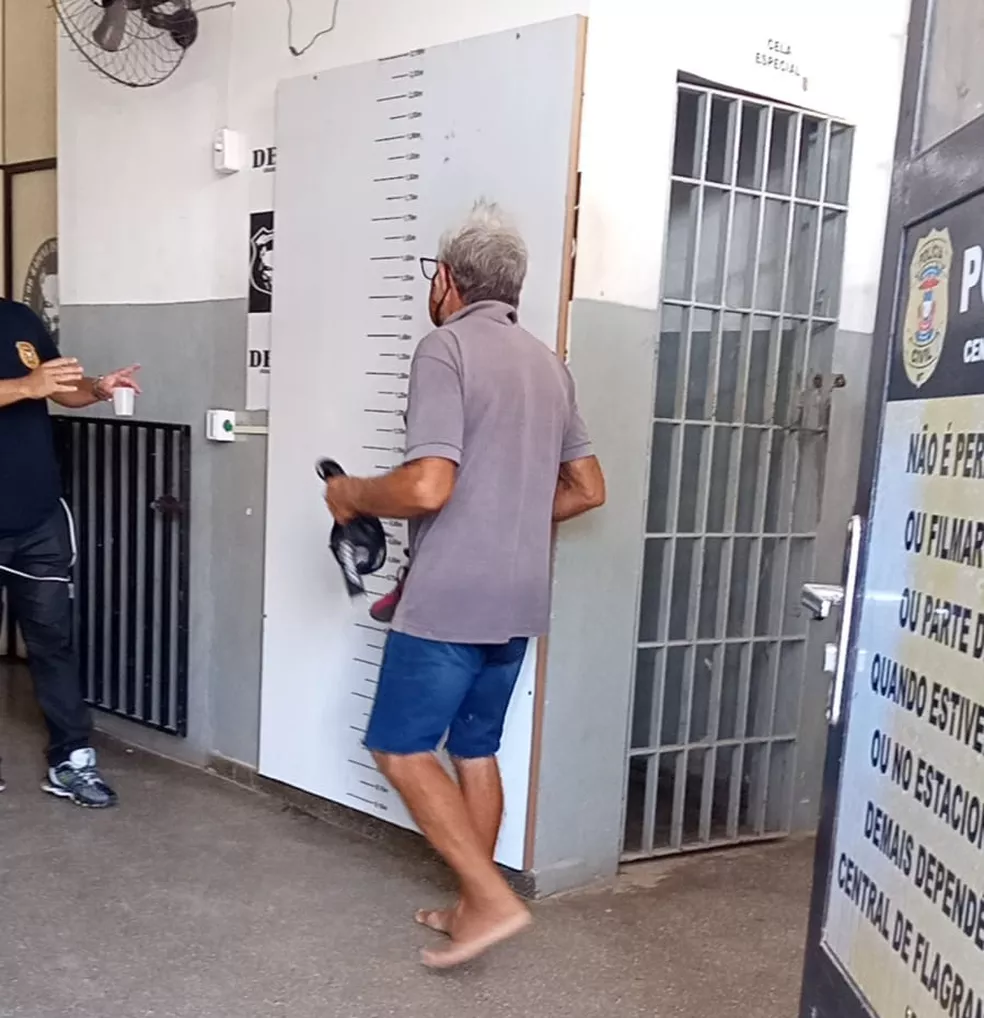 Idoso é preso suspeito de envenenar 12 animais dos vizinhos dele em Cuiabá
