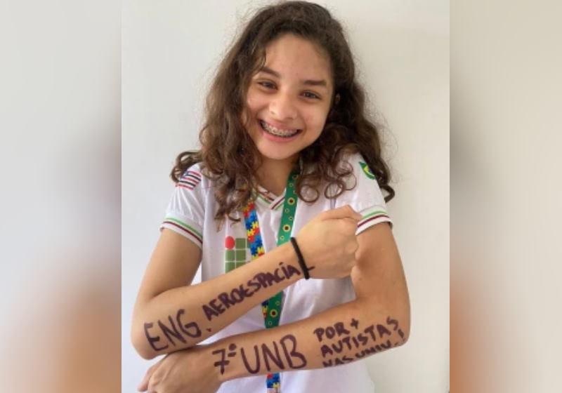 Estudante autista e TDAH é aprovada em engenharia aeroespacial na UnB