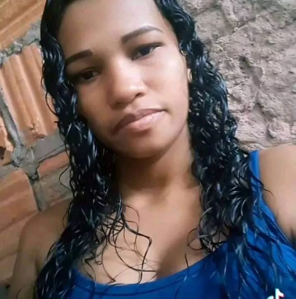 Mulher é encontrada morta a facadas em estrada de chão em MT