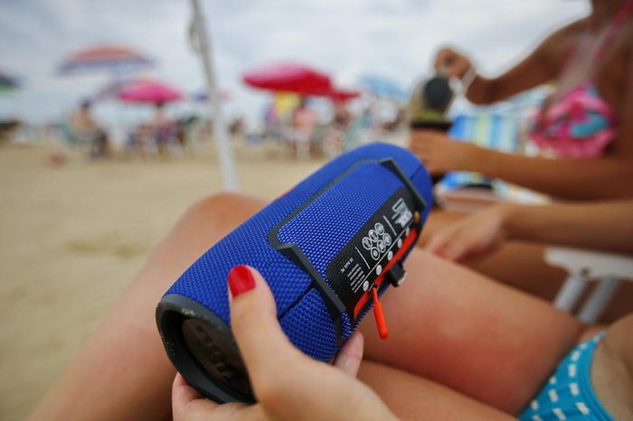 Prefeitura do Rio de Janeiro proíbe o uso de caixas de som na praia