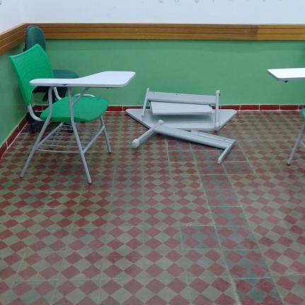 Após carteira destruída, diretor do IFMT conclama alunos a preservar patrimônio