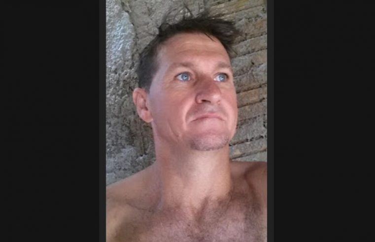 Homem morre após levar tiro em campo de futebol em Novo Mundo
