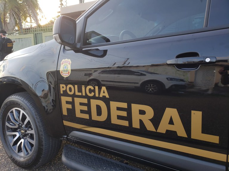 Operação da Polícia Federal mira facção criminosa que patrocinava campanhas políticas em Mato Grosso