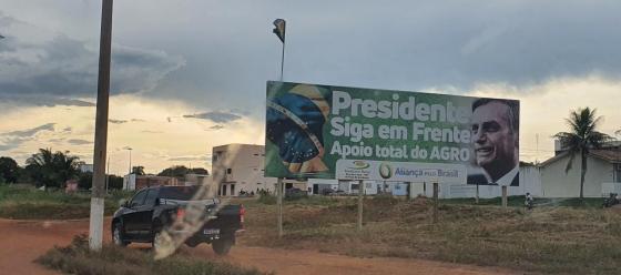 TSE nega ação do PT e mantém outdoors de apoio a Bolsonaro em MT