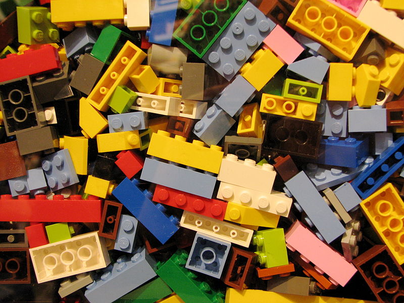 Projeto fomenta uso de Lego no ensino de braille