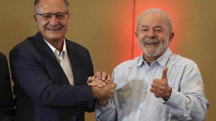 Diplomação de Lula no TSE é antecipada para o dia 12