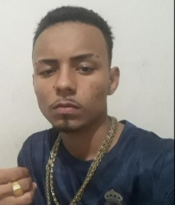 Adolescente que mantinha namorada em cárcere privado morre baleado em confronto