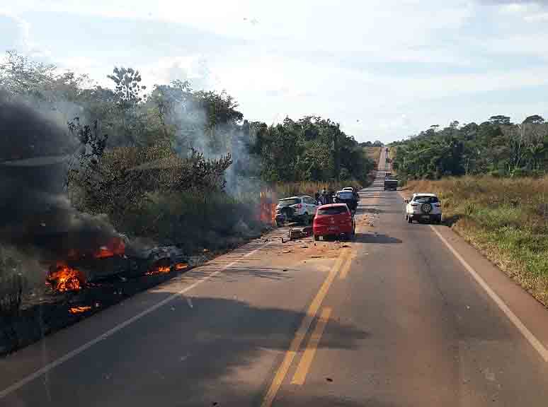 BR-163: acidente envolve cinco veículos entre Itaúba e Sinop; um pegou fogo