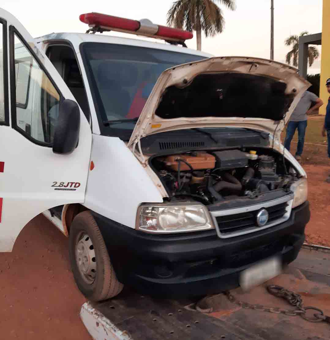 MT-320: ambulância de frigorifico tomba próximo ao município de Colíder