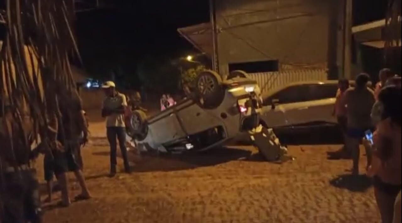 Em Guarantã do Norte rapaz pega carro emprestado e acaba capotando