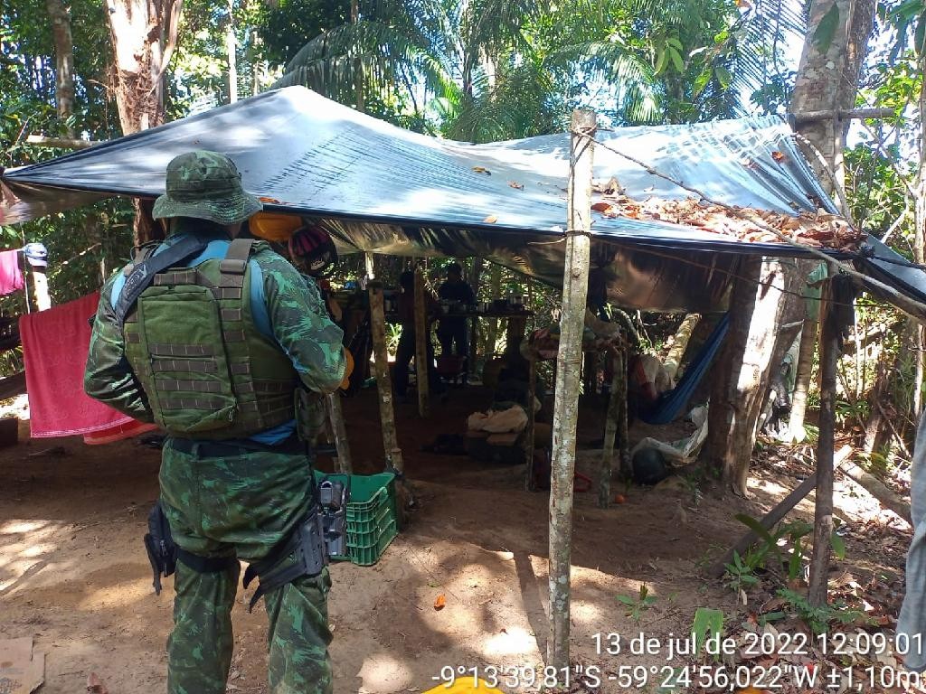 Batalhão Ambiental prende dupla e apreende motosserras em Colniza