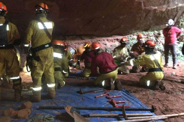 Homem é denunciado por nove homicídios após levar bombeiros para curso em gruta