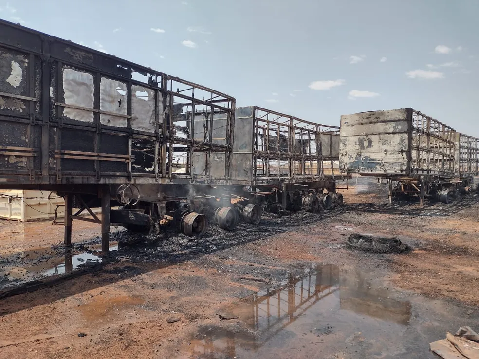 Incêndio atinge oficina e destrói sete carrocerias em Sorriso