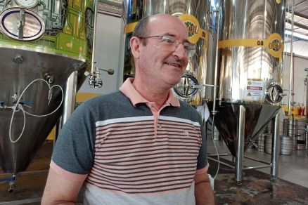 Dentista de MT cria receita de cerveja à base da mandioca