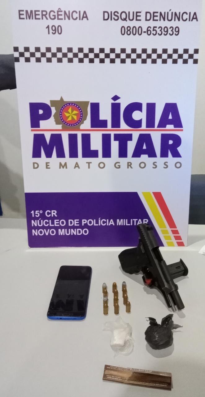 Mulher é presa com drogas e arma de fogo em táxi em Novo Mundo