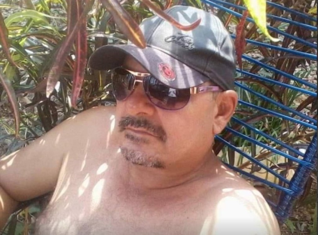 Após matar homem com facada no peito, assassino descansa em rede