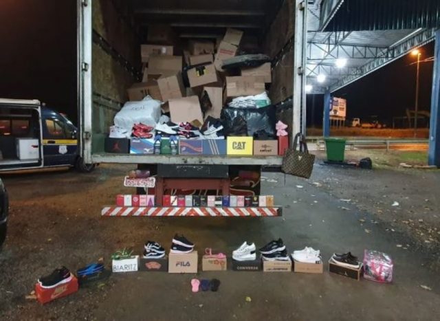Polícia flagra produtos falsificados na BR-364 em MT