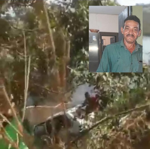 Populares encontra copo de homem dentro de carro em lago