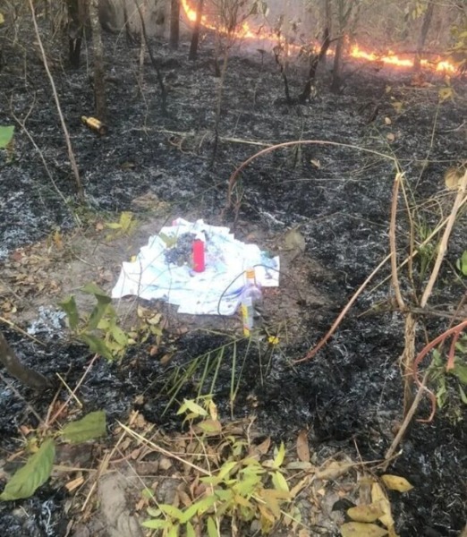 Trabalho de macumba inicia fogo na encosta da Serra Azul em Barra do Garças