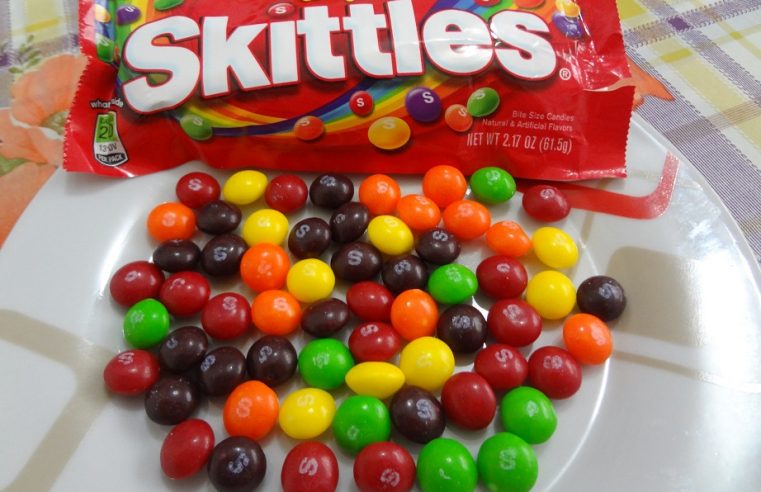 Ministério da Justiça cobra explicações sobre suposta toxina em balas Skittles