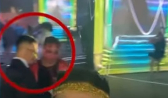 Padre fica impedido de celebrar missas após ser visto em festa de forró ao lado de homem fantasiado de demônio em Fortaleza