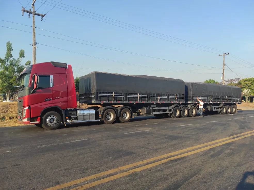 Caminhão com 33 mil litros de cachaça é apreendido no sudeste do Pará